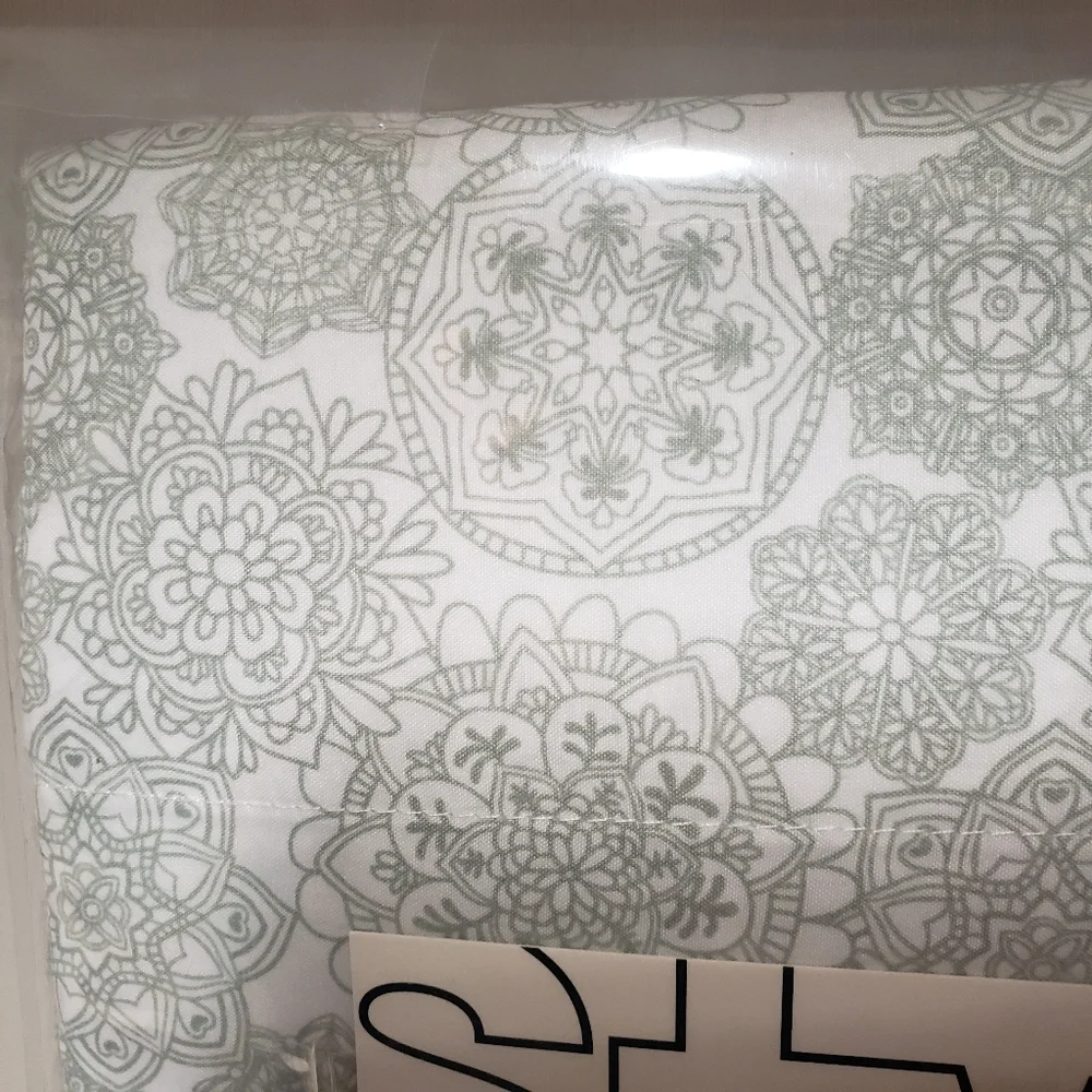 NEW Soft microfiber 4 piece Full size sheet set sheets Mandala Henna design boho